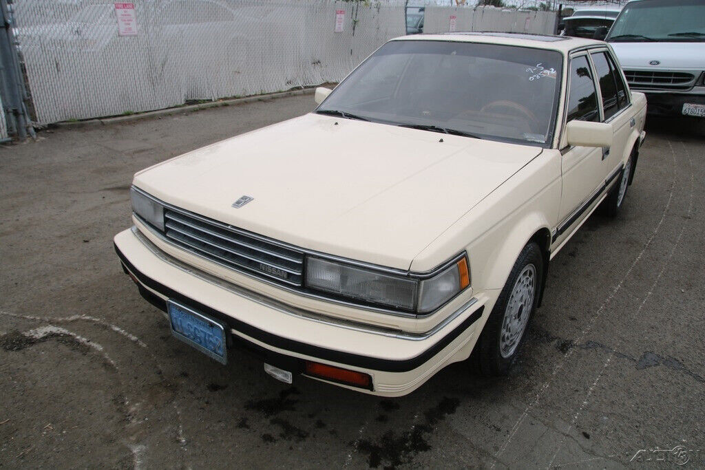 1985 Nissan Maxima GL - photo 2