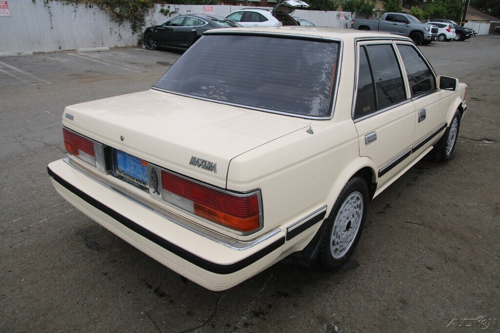 1985 Nissan Maxima GL - photo 6