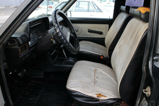 1985 Nissan Pickup - photo 11