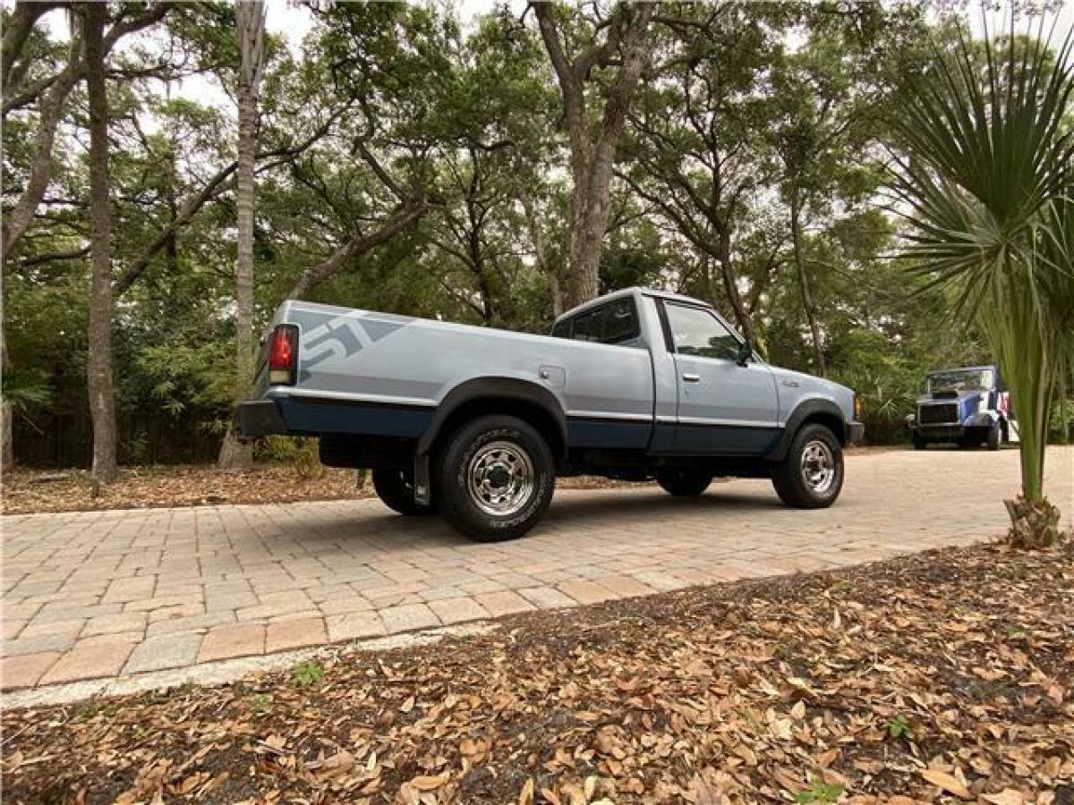 1985 Nissan Other Pickups - photo 12