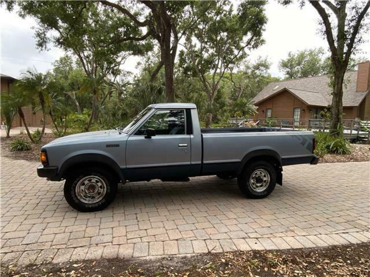 1985 Nissan Other Pickups - photo 3