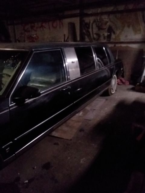 1985 Oldsmobile Ninety-Eight limo - photo 2