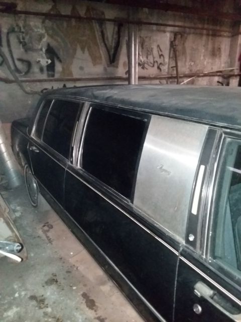 1985 Oldsmobile Ninety-Eight limo - photo 8