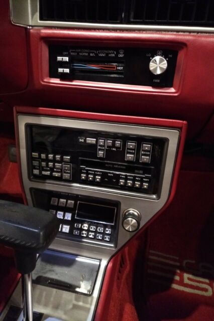 1985 Oldsmobile Cutlass Calais 500 Pace Car Replica - photo 6