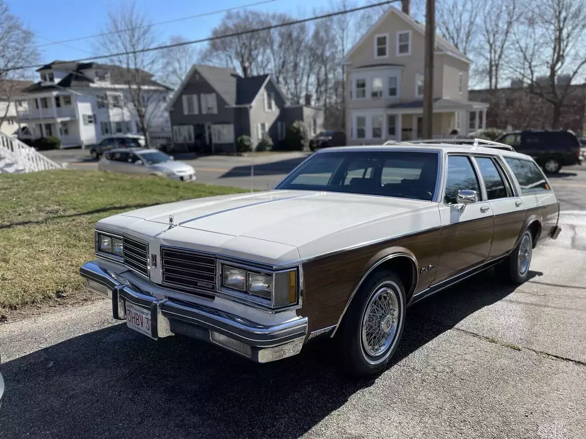1985 Oldsmobile Custom Cruiser