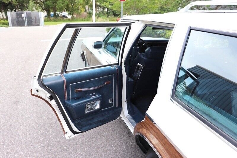 1985 Oldsmobile Custom Cruiser - photo 13
