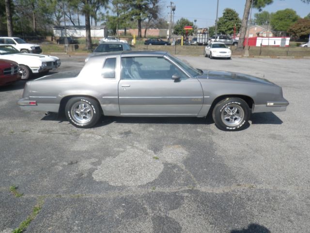 1985 Oldsmobile 442 442 - photo 3