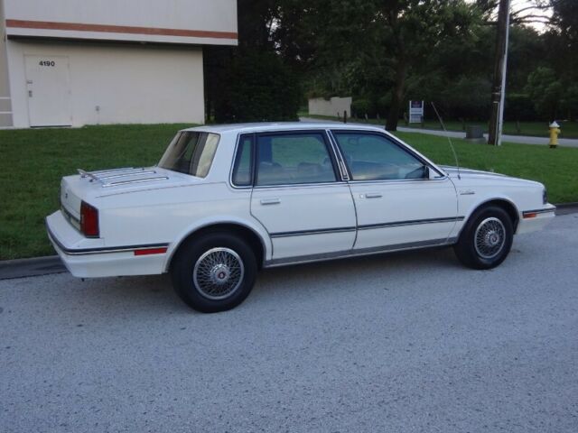 1985 Oldsmobile Cutlass Brougham Sedan - photo 12