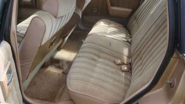 1985 Oldsmobile Cutlass LS Sedan 4-Door - photo 10