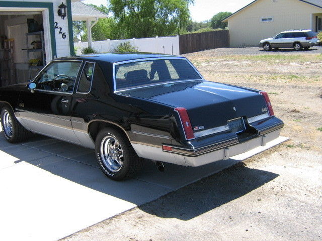 1985 Oldsmobile 442 - photo 2