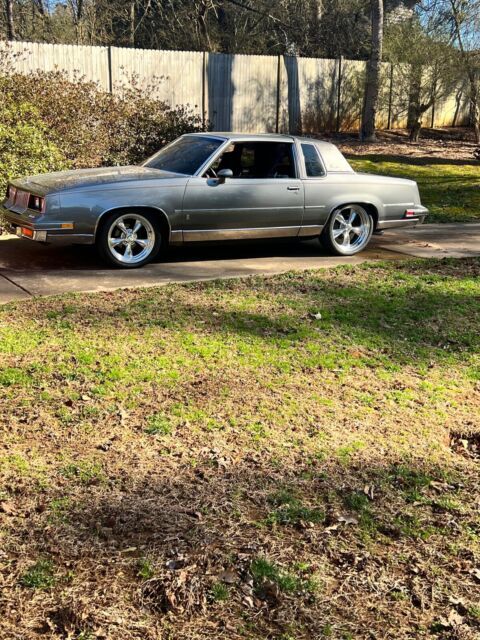 1985 Oldsmobile Cutlass - photo 2