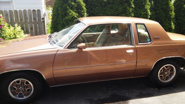 1985 Oldsmobile Cutlass Supreme Base Coupe 2-Door 3.8L 1985 Oldsmobile Cutlass Supreme