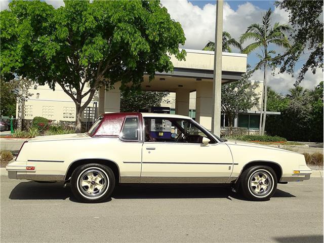 1985 Oldsmobile Cutlass VERY LOW MILES - photo 4