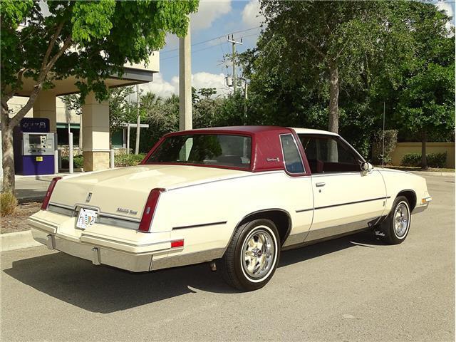 1985 Oldsmobile Cutlass VERY LOW MILES - photo 6