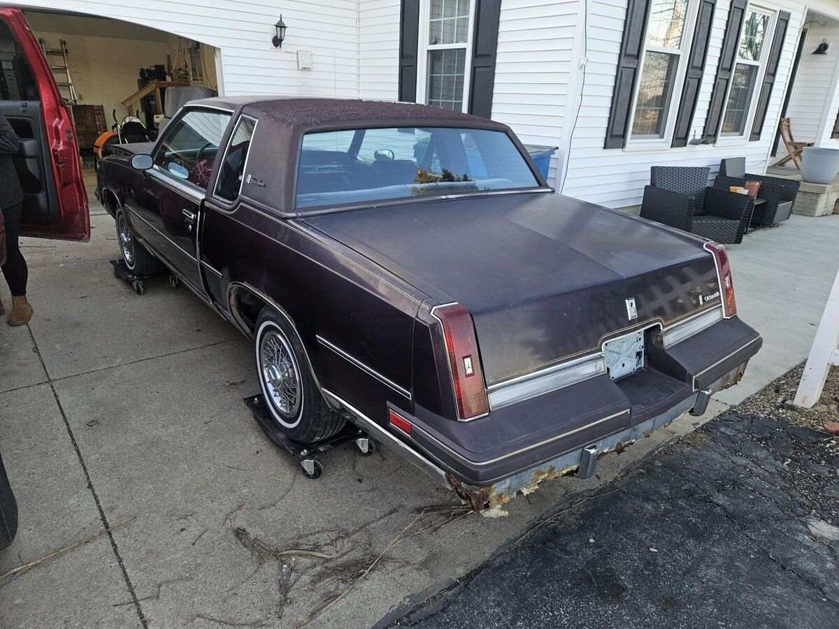 1985 Oldsmobile Cutlass BROUGHAM - photo 2