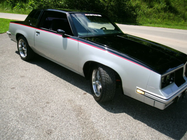 1985 Oldsmobile Cutlass Supreme - photo 2