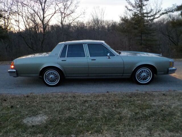 1985 Oldsmobile Eighty-Eight *NO RESERVE* Delta 88 Royale - photo 3