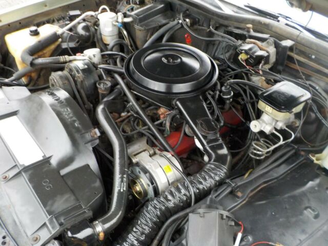 1985 Oldsmobile Eighty-Eight *NO RESERVE* Delta 88 Royale - photo 4