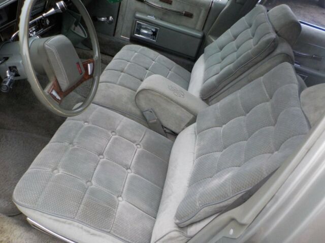 1985 Oldsmobile Eighty-Eight *NO RESERVE* Delta 88 Royale - photo 5