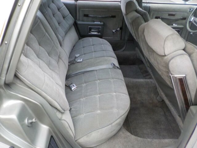 1985 Oldsmobile Eighty-Eight *NO RESERVE* Delta 88 Royale - photo 6