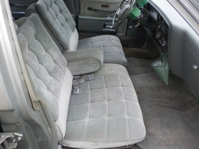 1985 Oldsmobile Eighty-Eight *NO RESERVE* Delta 88 Royale - photo 7