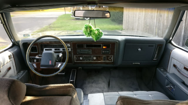 1985 Oldsmobile Eighty-Eight Royale Brougham - photo 4