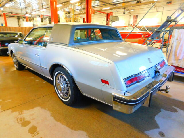 1985 Oldsmobile Toronado - photo 3
