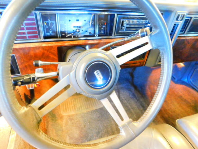 1985 Oldsmobile Toronado - photo 7