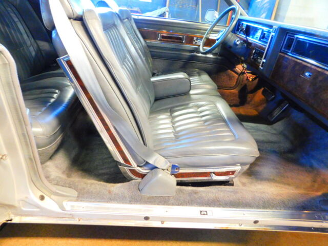 1985 Oldsmobile Toronado - photo 8