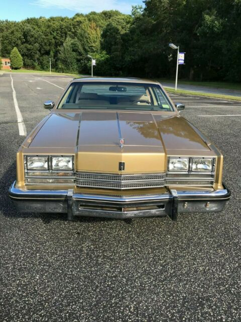 1985 Oldsmobile Toronado brougham - photo 2