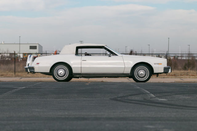 1985 Oldsmobile Toronado Brougham Coupe 2-Door - photo 11