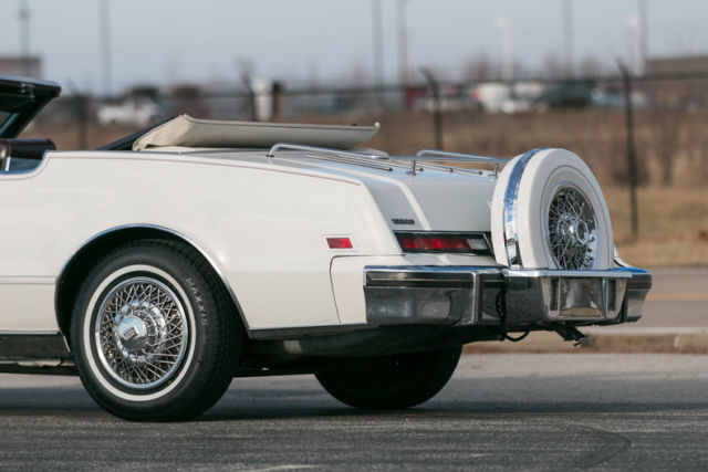 1985 Oldsmobile Toronado Brougham Coupe 2-Door - photo 8