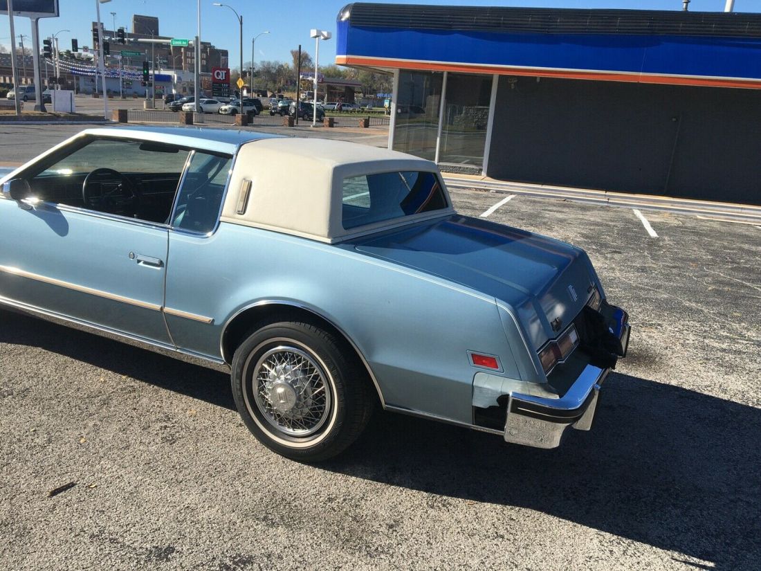1985 Oldsmobile Toronado BROUGHAM - photo 3