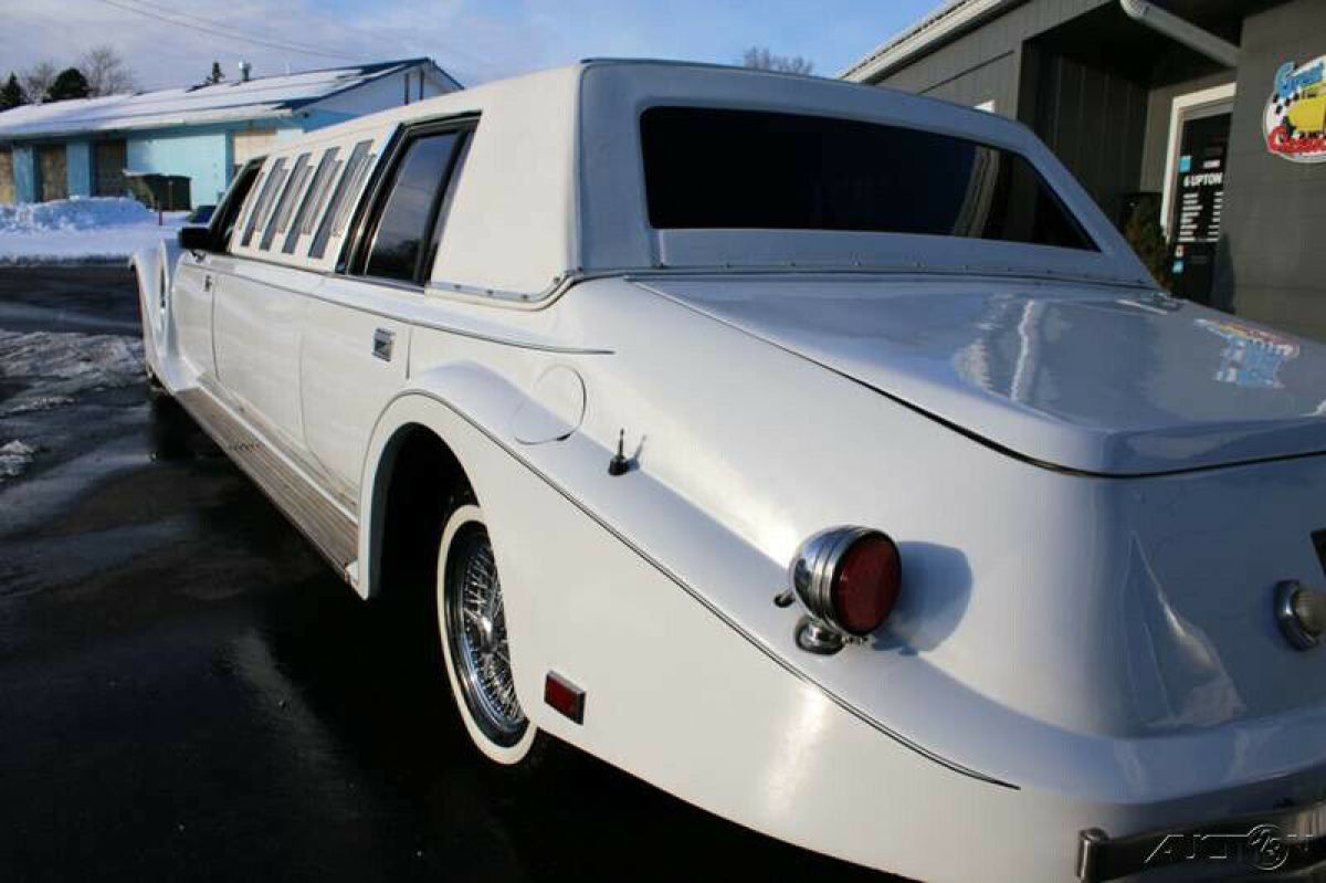 1985 Lincoln Town Car Excalibur Limo - photo 4