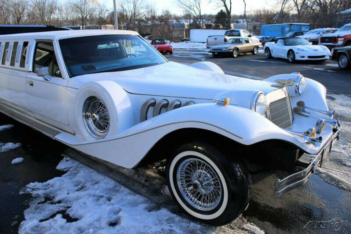 1985 Lincoln Town Car Excalibur Limo - photo 5