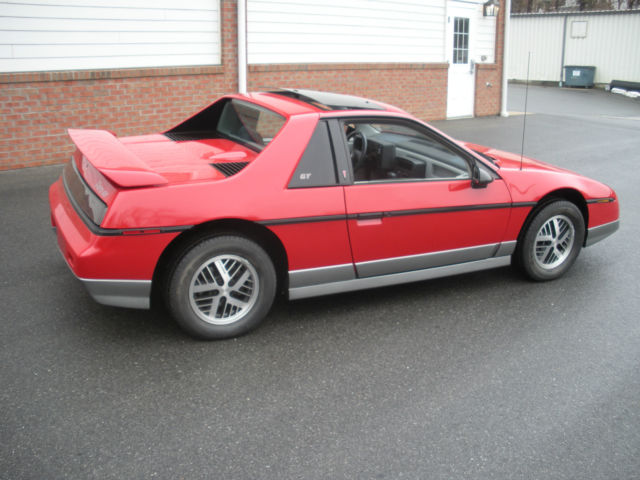 1985 Pontiac Fiero - photo 5