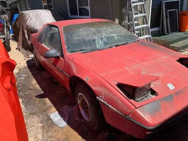 1985 Pontiac Fiero - photo 6