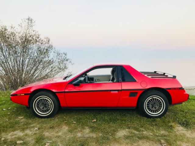 1985 Pontiac Fiero 2M4 - photo 2
