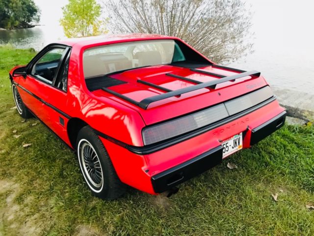 1985 Pontiac Fiero 2M4 - photo 3