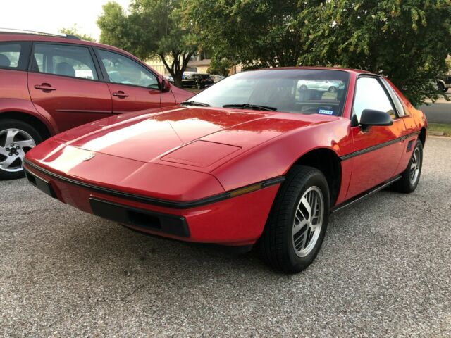 1985 Pontiac Fiero SE