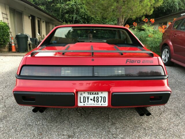1985 Pontiac Fiero SE - photo 7