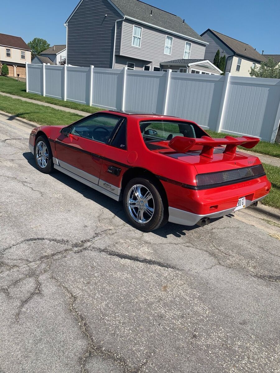 1985 Pontiac Fiero GT - photo 2