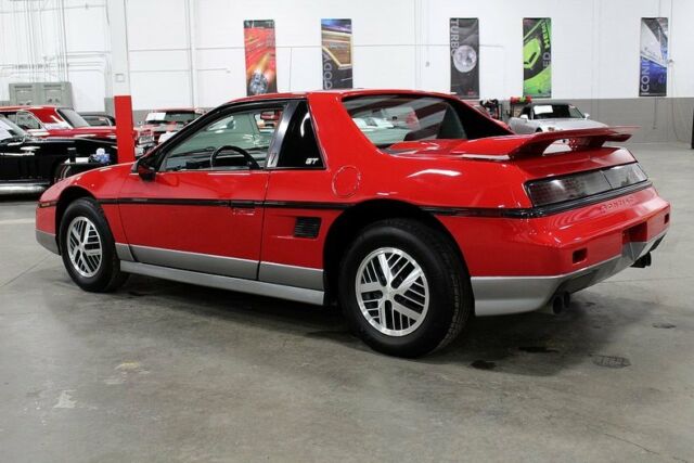 1985 Pontiac Fiero GT - photo 3