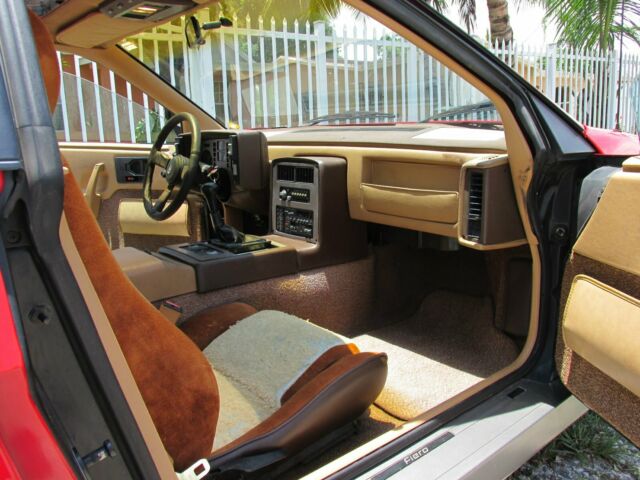 1985 Pontiac Fiero GT - photo 7