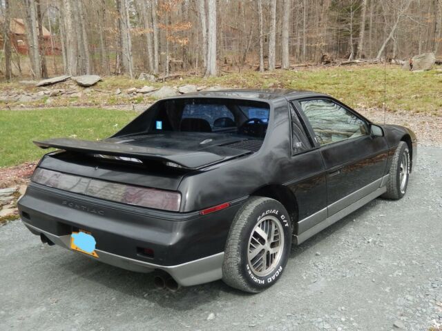 1985 Pontiac Fiero GT - photo 2
