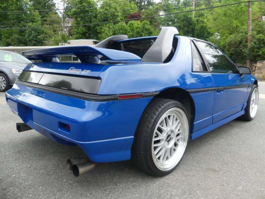 1985 Pontiac Fiero GT 2dr Coupe - photo 4
