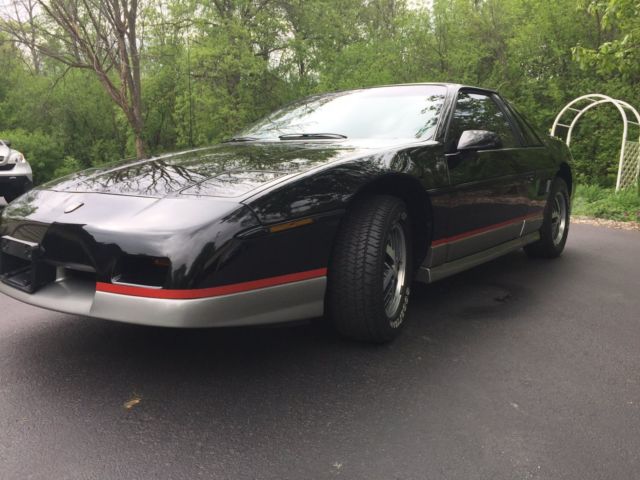1985 Pontiac Fiero GT - photo 2