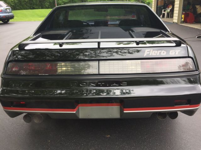 1985 Pontiac Fiero GT - photo 3