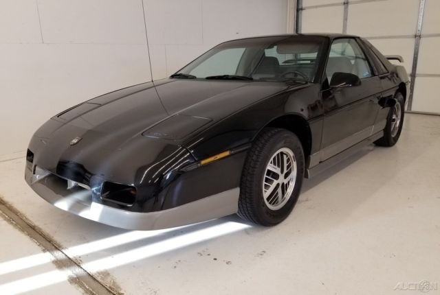 1985 Pontiac Fiero GT 4spd - photo 2