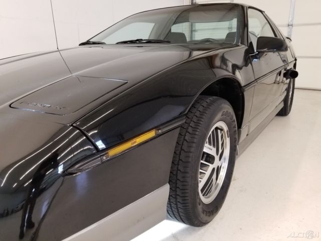 1985 Pontiac Fiero GT 4spd - photo 6